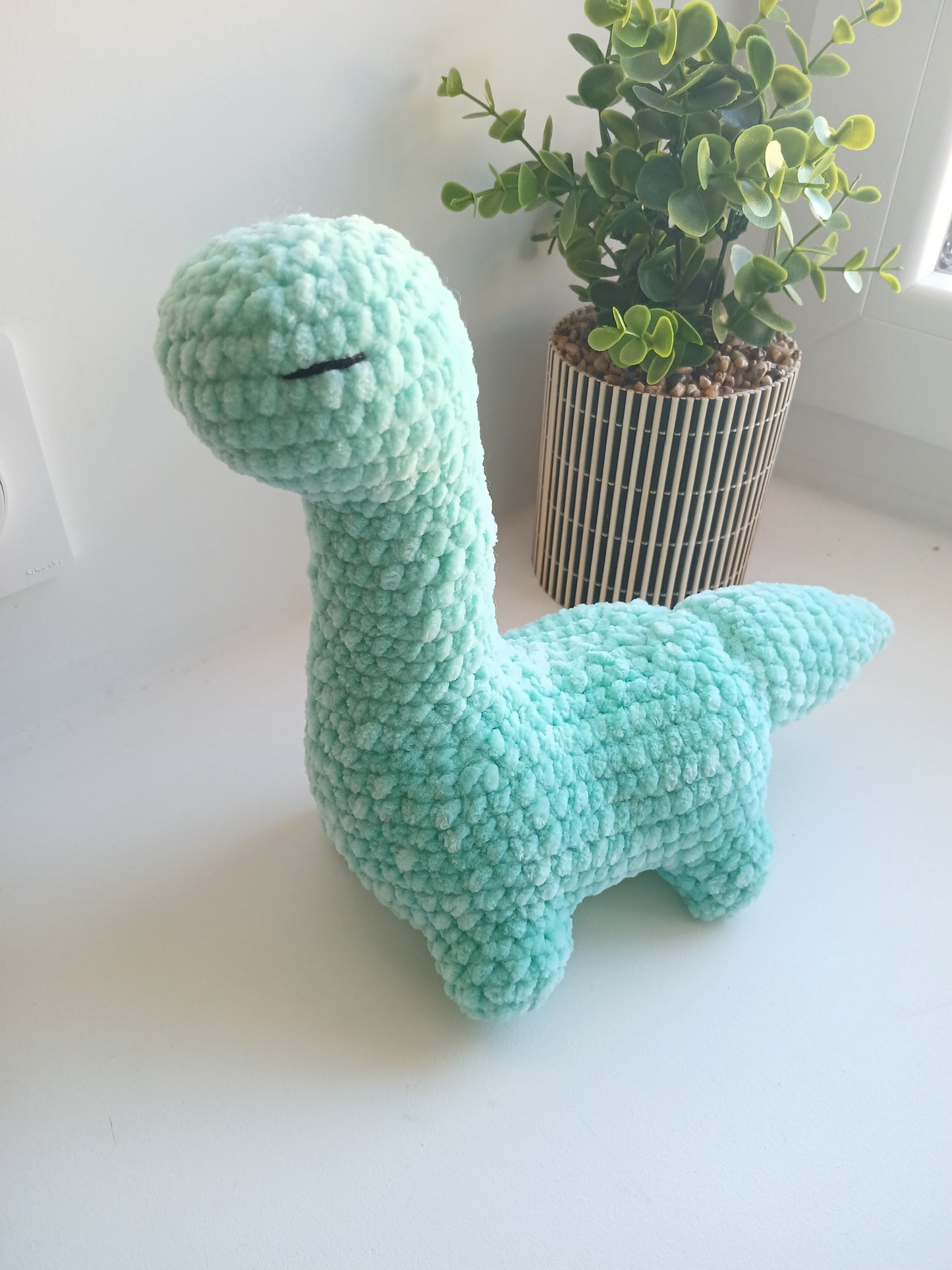Peluche dinosaure mini Brontosaure au crochet – Fait main