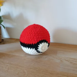 peluche Pokéball Pokémon fait main décoration artisanale