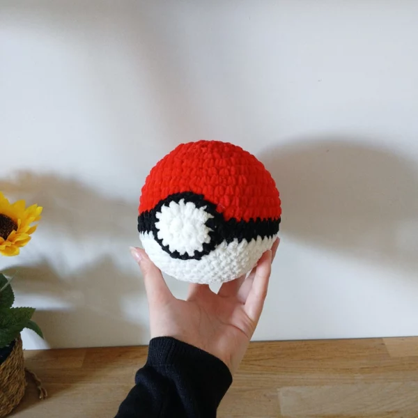 peluche Pokéball Pokémon fait main décoration artisanale