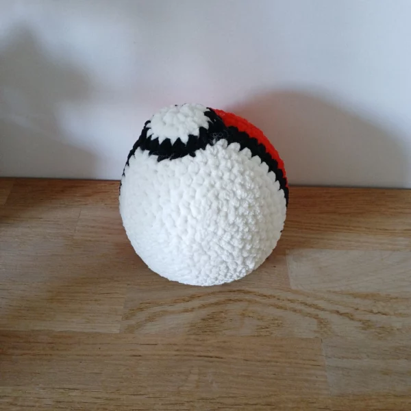 peluche Pokéball Pokémon fait main décoration artisanale