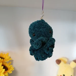 peluche bébé Cthulhu au crochet verte artisanale