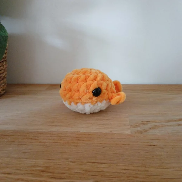 peluche mini baleine orange au crochet artisanale