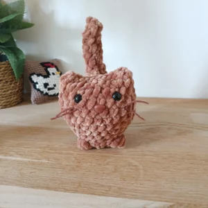 peluche chaton marron au crochet artisanale