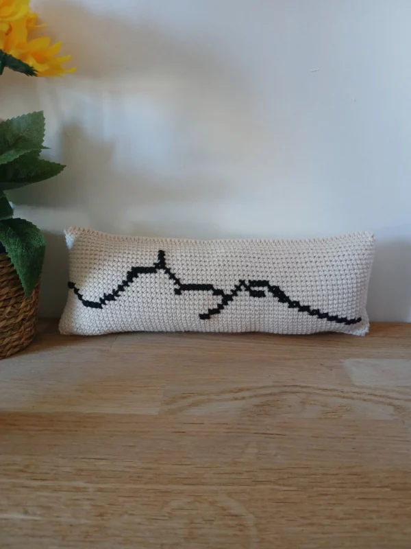 Mini coussin brodé – Le Puy de Dôme